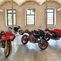 Scarico GPR compatibile con  Moto Guzzi 1000 GT 1987-1993, Deeptone Inox Cafè Racer, Coppia di silenziatori di scarico omologati, con db killer estraibili,forniti senza raccordo