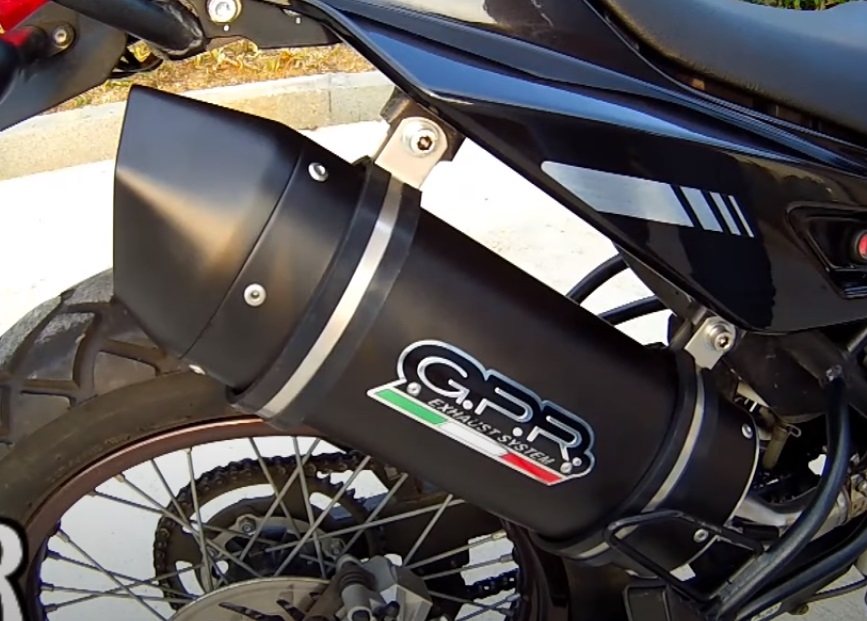 Scarico GPR compatibile con Derbi Mulhacèn 2006-2011, Furore Poppy, Terminale di scarico omologato,fornito con db killer estraibile,catalizzatore e collettore 