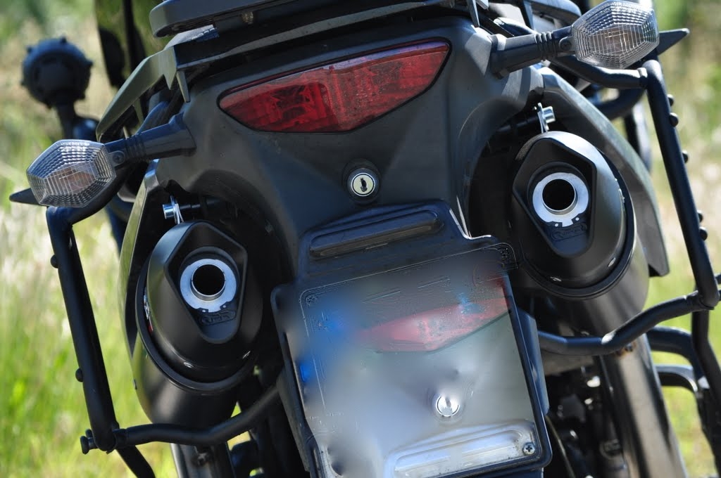 Scarico GPR compatibile con  Suzuki V-Strom Dl 1000 2002-2013, Furore Nero, Coppia di terminali di scarico omologati, forniti con db killer removibile, catalizzatori e raccordi specifici