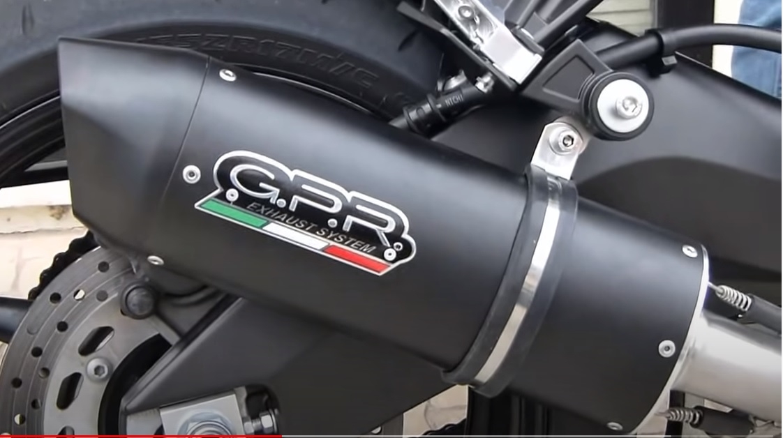 Scarico GPR compatibile con  Yamaha Fz 8  2010-2016, Furore Nero, Scarico omologato, silenziatore con db killer estraibile e raccordo specifico